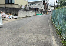 小田急小田原線「愛甲石田」駅 愛甲石田駅からバス乗車15分 毛利台団地バス停から徒歩3分 15分