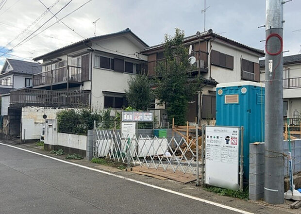 住宅用の土地では前面道路に2m以上接していなければならないと法律で定められています。しかし、お持ちの車のサイズやライフスタイルなどにより、2mでは利便が悪い場合もございますので、事前に確認しましょう。