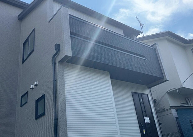 ついに完成致しました！現地をご見学に行く際は、道路の幅や周辺の交通量、施設などをご確認頂くことをおすすめします！物件の流れが早いため、内見をしたい方はお早めに当社営業までお問い合わせ頂きご予約下さい！