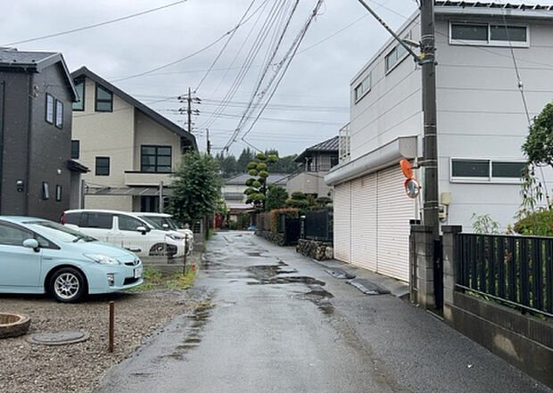 桜や紅葉の名所に出かける人は多いと思いますが、家にいながら季節の移ろいを感じる生活を送りませんか?リビングや窓から見える景色が生活を彩るワンポイントに!現地から見える景色を堪能してみては如何でしょう。