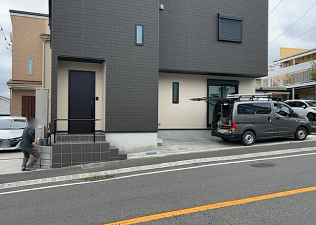 木造住宅とは土台、壁、柱など建築物の強度を支える構造体の材に木が使用されている構造を指します。構造体は建物の自重を支えるだけではなく風圧や水圧、積裁荷重などあらゆる衝撃に耐えるための基礎です。