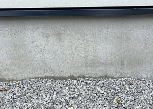 木造住宅とは土台、壁、柱など建築物の強度を支える構造体の材に木が使用されている構造を指します。構造体は建物の自重を支えるだけではなく風圧や水圧、積裁荷重などあらゆる衝撃に耐えるための基礎です。