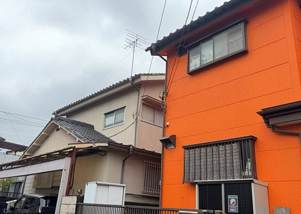 桜や紅葉の名所に出かける人は多いと思いますが、家にいながら季節の移ろいを感じる生活を送りませんか？リビングや窓から見える景色が生活を彩るワンポイントに！現地から見える景色を堪能してみては如何でしょう。