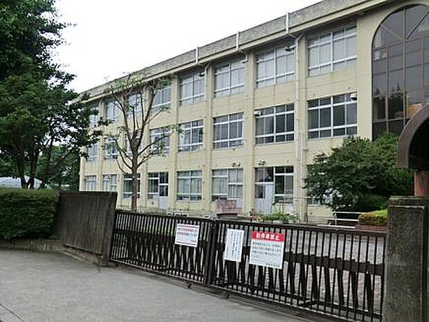 若草中学校（約1,550m）