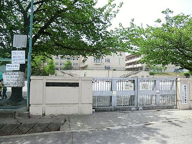 三輪小学校(約672m)
