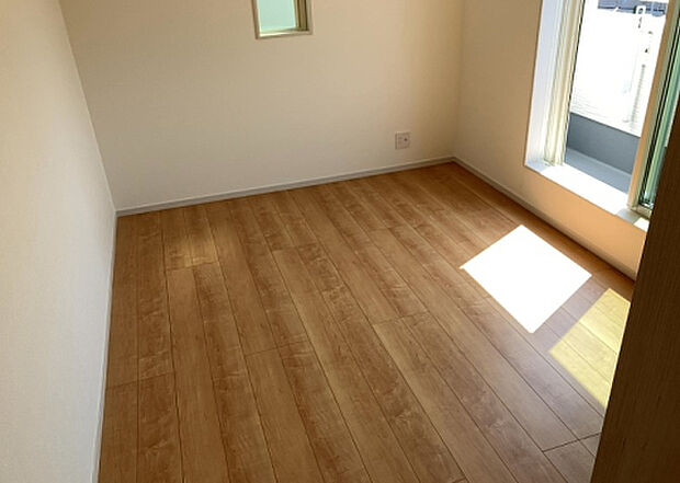 【子供部屋】子供が何人でも年齢によっては、受験時にしっかり壁のある個室があった方が良い場合もあります。難しい問題ですが、兄弟の人数や、性別や年齢差によって状況が異なりますので、数年後のこともしっかり考えましょう。