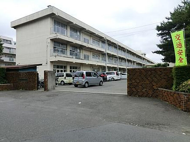 鶴の台小学校(約146m)