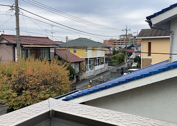 【物件からの展望】眺望を気にして物件を探す場合、前面に建物が建っていないか現地で確認しましょう！前面に建物があると景色はもちろん、日当たりや風通しにも影響が出てきます。住んだ時のことを想像しながら現地見学をしましょう。