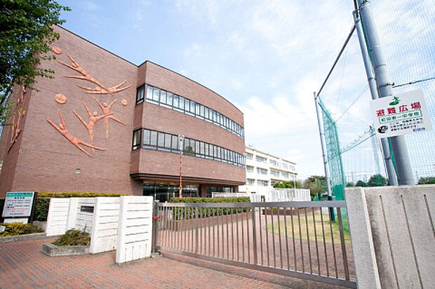 町田第一中学校(約712m)