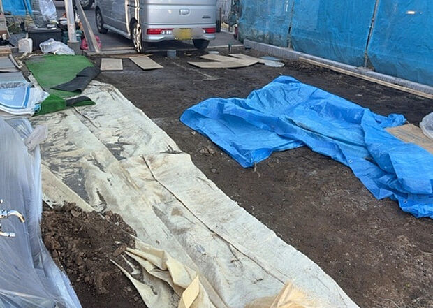 【駐車場】駐車場と明記されていても、最小スペースでつくられた駐車場だと大型車は駐車できなかったり、出入りしにくくなったりする可能性があります。お車のサイズと購入したい物件の駐車場のサイズを現地で確認しましょう。