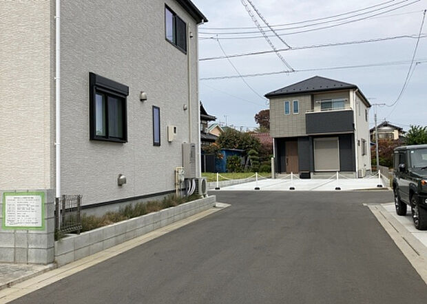 【物件からの展望_2】眺望を気にして物件を探す場合、前面に建物が建っていないか現地で確認しましょう！前面に建物があると景色はもちろん、日当たりや風通しにも影響が出てきます。住んだ時のことを想像しながら現地見学をしましょう。