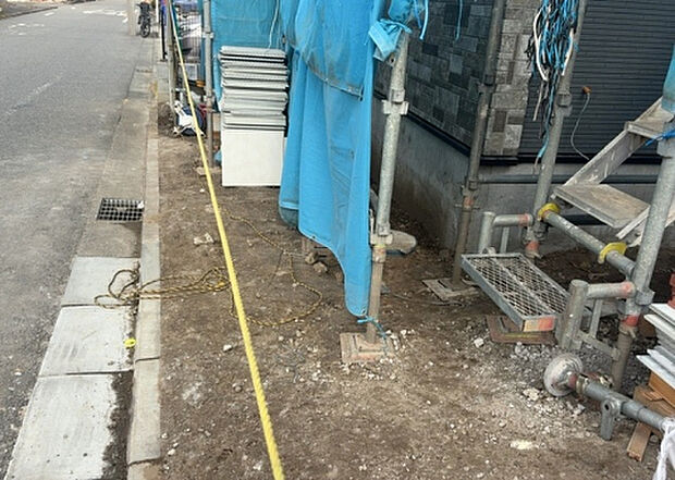 【その他設備】敷地内には、散水栓や立水栓があります。水道水を直接利用できるため、水を運ぶ手間を省くことが出来ます。大量の水を必要とする洗車作業や清掃などに役立ちます。その他設備とあわせて、現地でご確認ください。