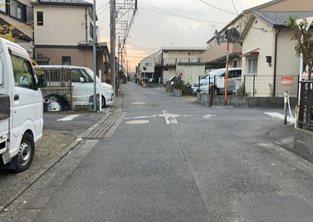 【物件からの展望_2】眺望を気にして物件を探す場合、前面に建物が建っていないか現地で確認しましょう！前面に建物があると景色はもちろん、日当たりや風通しにも影響が出てきます。住んだ時のことを想像しながら現地見学をしましょう。
