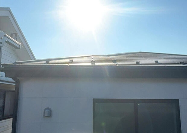 【物件からの展望】眺望を気にして物件を探す場合、前面に建物が建っていないか現地で確認しましょう！前面に建物があると景色はもちろん、日当たりや風通しにも影響が出てきます。住んだ時のことを想像しながら現地見学をしましょう。