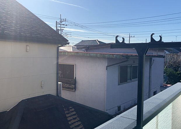 【物件からの展望】眺望を気にして物件を探す場合、前面に建物が建っていないか現地で確認しましょう！前面に建物があると景色はもちろん、日当たりや風通しにも影響が出てきます。住んだ時のことを想像しながら現地見学をしましょう。