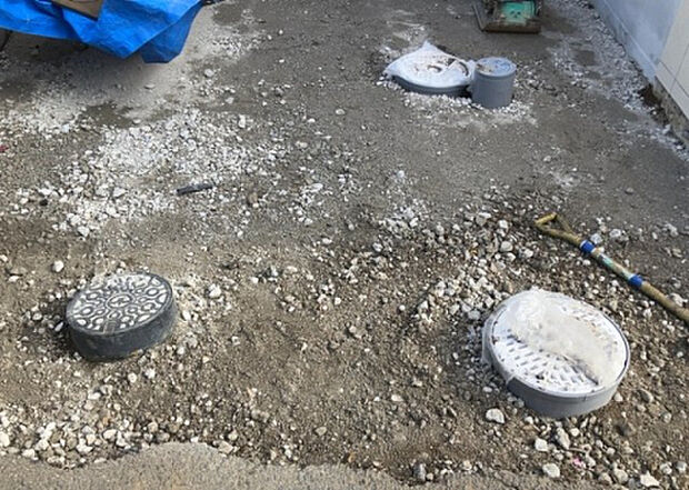 【その他設備】敷地内には、散水栓や立水栓があります。水道水を直接利用できるため、水を運ぶ手間を省くことが出来ます。大量の水を必要とする洗車作業や清掃などに役立ちます。その他設備とあわせて、現地でご確認ください。