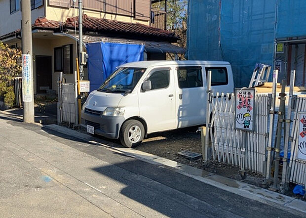 【駐車場_2】駐車場と明記されていても、最小スペースでつくられた駐車場だと大型車は駐車できなかったり、出入りしにくくなったりする可能性があります。お車のサイズと購入したい物件の駐車場のサイズを現地で確認しましょう。
