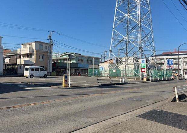 【物件からの展望_2】眺望を気にして物件を探す場合、前面に建物が建っていないか現地で確認しましょう！前面に建物があると景色はもちろん、日当たりや風通しにも影響が出てきます。住んだ時のことを想像しながら現地見学をしましょう。