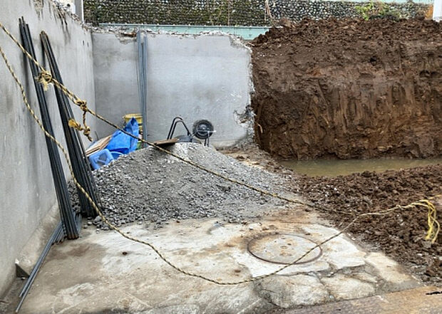 【駐車場_2】駐車場と明記されていても、最小スペースでつくられた駐車場だと大型車は駐車できなかったり、出入りしにくくなったりする可能性があります。お車のサイズと購入したい物件の駐車場のサイズを現地で確認しましょう。
