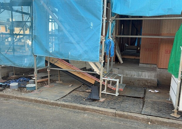 【駐車場_2】駐車場と明記されていても、最小スペースでつくられた駐車場だと大型車は駐車できなかったり、出入りしにくくなったりする可能性があります。お車のサイズと購入したい物件の駐車場のサイズを現地で確認しましょう。