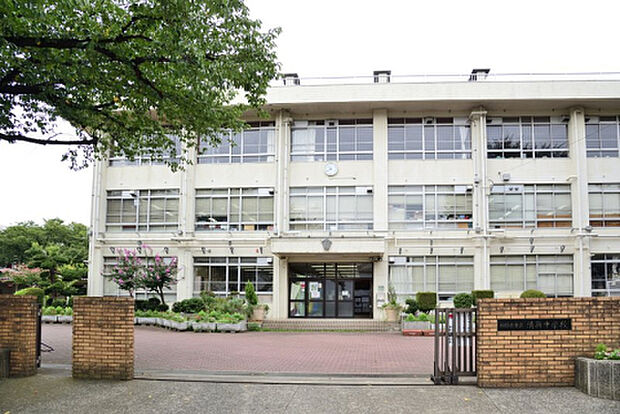 清新中学校（約670m）