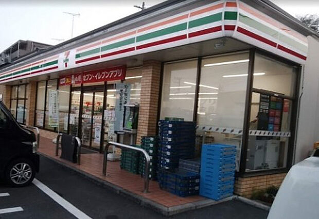 セブンイレブン 八王子散田１丁目店（約721m）