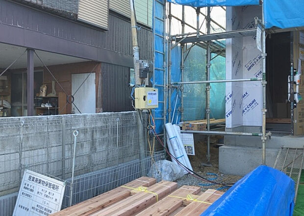 【その他設備】敷地内には、散水栓や立水栓があります。水道水を直接利用できるため、水を運ぶ手間を省くことが出来ます。大量の水を必要とする洗車作業や清掃などに役立ちます。その他設備とあわせて、現地でご確認ください。