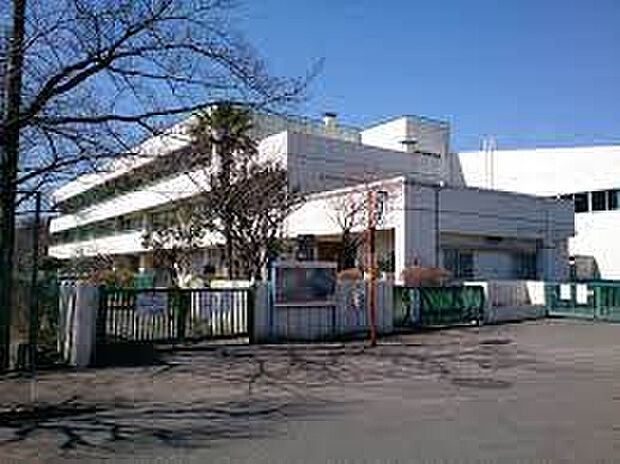 南第二小学校（約871m）