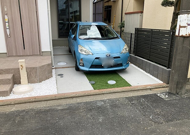 【駐車場】駐車場と明記されていても、最小スペースでつくられた駐車場だと大型車は駐車できなかったり、出入りしにくくなったりする可能性があります。お車のサイズと購入したい物件の駐車場のサイズを現地で確認しましょう。