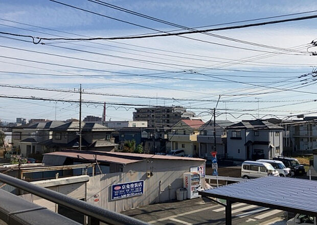 【物件からの展望】眺望を気にして物件を探す場合、前面に建物が建っていないか現地で確認しましょう！前面に建物があると景色はもちろん、日当たりや風通しにも影響が出てきます。住んだ時のことを想像しながら現地見学をしましょう。