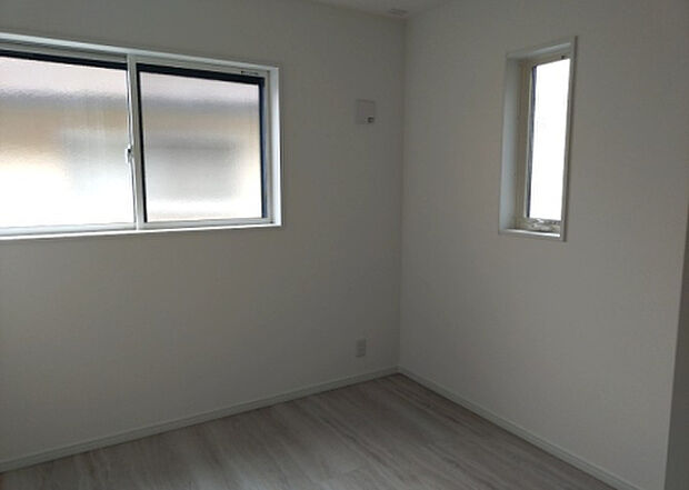 【子供部屋】子供が何人でも年齢によっては、受験時にしっかり壁のある個室があった方が良い場合もあります。難しい問題ですが、兄弟の人数や、性別や年齢差によって状況が異なりますので、数年後のこともしっかり考えましょう。