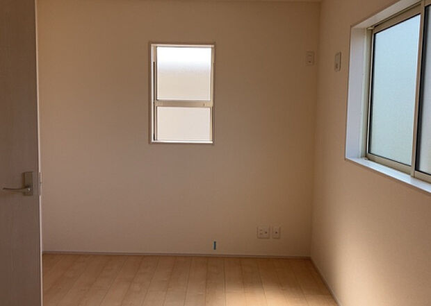 【子供部屋】子供が何人でも年齢によっては、受験時にしっかり壁のある個室があった方が良い場合もあります。難しい問題ですが、兄弟の人数や、性別や年齢差によって状況が異なりますので、数年後のこともしっかり考えましょう。