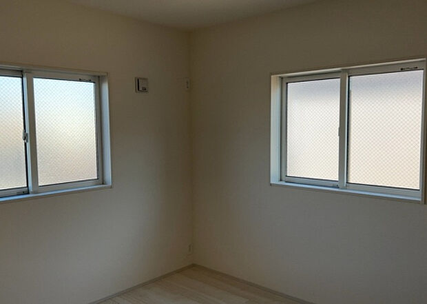 【子供部屋】子供が何人でも年齢によっては、受験時にしっかり壁のある個室があった方が良い場合もあります。難しい問題ですが、兄弟の人数や、性別や年齢差によって状況が異なりますので、数年後のこともしっかり考えましょう。