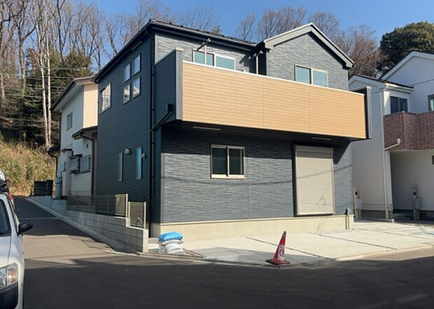 【物件からの展望_2】眺望を気にして物件を探す場合、前面に建物が建っていないか現地で確認しましょう!前面に建物があると景色はもちろん、日当たりや風通しにも影響が出てきます。住んだ時のことを想像しながら現地見学をしましょう。