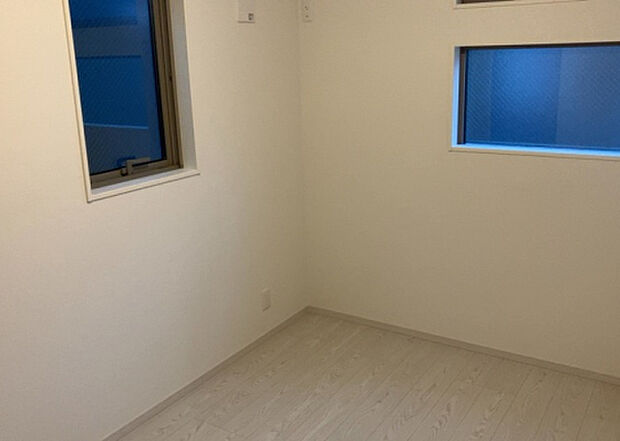 【子供部屋】子供が何人でも年齢によっては、受験時にしっかり壁のある個室があった方が良い場合もあります。難しい問題ですが、兄弟の人数や、性別や年齢差によって状況が異なりますので、数年後のこともしっかり考えましょう。