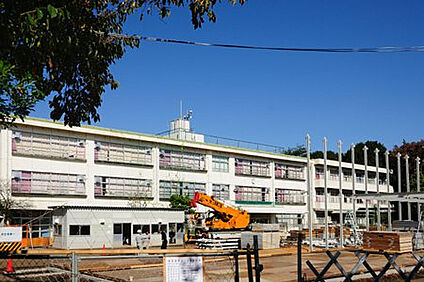 町田第二小学校 656m(徒歩9分)