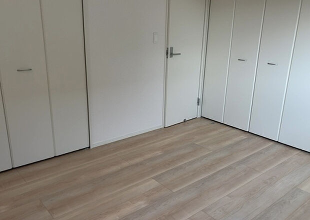 【子供部屋】子供が何人でも年齢によっては、受験時にしっかり壁のある個室があった方が良い場合もあります。難しい問題ですが、兄弟の人数や、性別や年齢差によって状況が異なりますので、数年後のこともしっかり考えましょう。