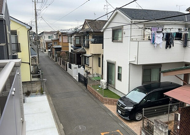 【物件からの展望】眺望を気にして物件を探す場合、前面に建物が建っていないか現地で確認しましょう!前面に建物があると景色はもちろん、日当たりや風通しにも影響が出てきます。住んだ時のことを想像しながら現地見学をしましょう。