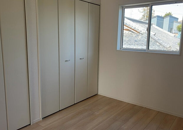 【子供部屋】子供が何人でも年齢によっては、受験時にしっかり壁のある個室があった方が良い場合もあります。難しい問題ですが、兄弟の人数や、性別や年齢差によって状況が異なりますので、数年後のこともしっかり考えましょう。