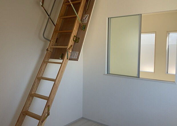 【子供部屋】子供が何人でも年齢によっては、受験時にしっかり壁のある個室があった方が良い場合もあります。難しい問題ですが、兄弟の人数や、性別や年齢差によって状況が異なりますので、数年後のこともしっかり考えましょう。