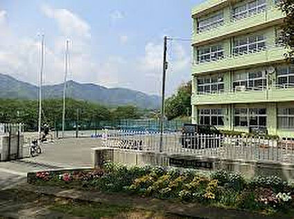 上荻野小学校 918m(徒歩12分)