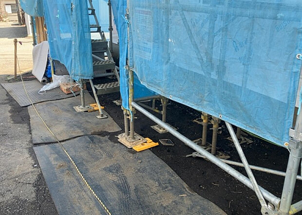 【その他設備】敷地内には、散水栓や立水栓があります。水道水を直接利用できるため、水を運ぶ手間を省くことが出来ます。大量の水を必要とする洗車作業や清掃などに役立ちます。その他設備とあわせて、現地でご確認ください。