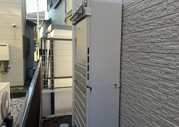 【その他設備】敷地内には、散水栓や立水栓があります。水道水を直接利用できるため、水を運ぶ手間を省くことが出来ます。大量の水を必要とする洗車作業や清掃などに役立ちます。その他設備とあわせて、現地でご確認ください。