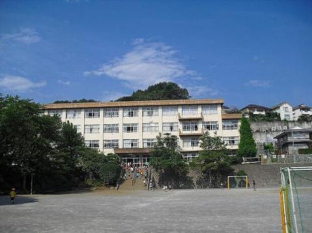 山田小学校（約665m）