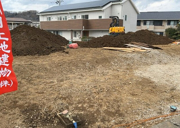 【駐車場_2】駐車場と明記されていても、最小スペースでつくられた駐車場だと大型車は駐車できなかったり、出入りしにくくなったりする可能性があります。お車のサイズと購入したい物件の駐車場のサイズを現地で確認しましょう。