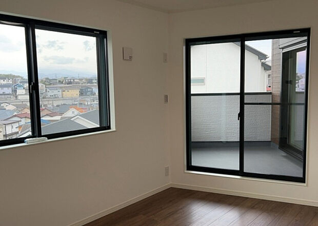 【子供部屋】子供が何人でも年齢によっては、受験時にしっかり壁のある個室があった方が良い場合もあります。難しい問題ですが、兄弟の人数や、性別や年齢差によって状況が異なりますので、数年後のこともしっかり考えましょう。