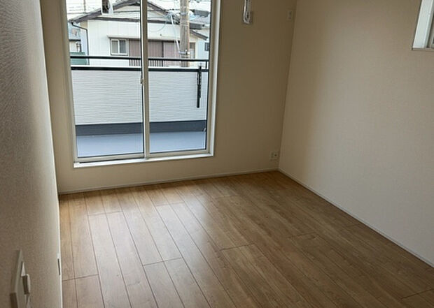 【子供部屋】子供が何人でも年齢によっては、受験時にしっかり壁のある個室があった方が良い場合もあります。難しい問題ですが、兄弟の人数や、性別や年齢差によって状況が異なりますので、数年後のこともしっかり考えましょう。