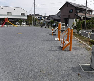 中野さつき公園 299m(徒歩4分)