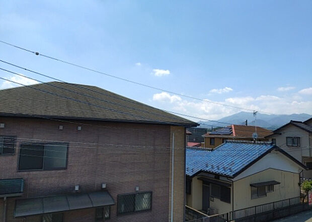 【物件からの展望】眺望を気にして物件を探す場合、前面に建物が建っていないか現地で確認しましょう!前面に建物があると景色はもちろん、日当たりや風通しにも影響が出てきます。住んだ時のことを想像しながら現地見学をしましょう。