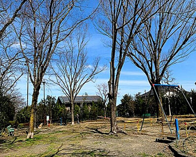 高尾台東公園 220m(徒歩3分)
